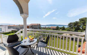 3 Bedroom Cozy Apartment In Kastel Sucurac